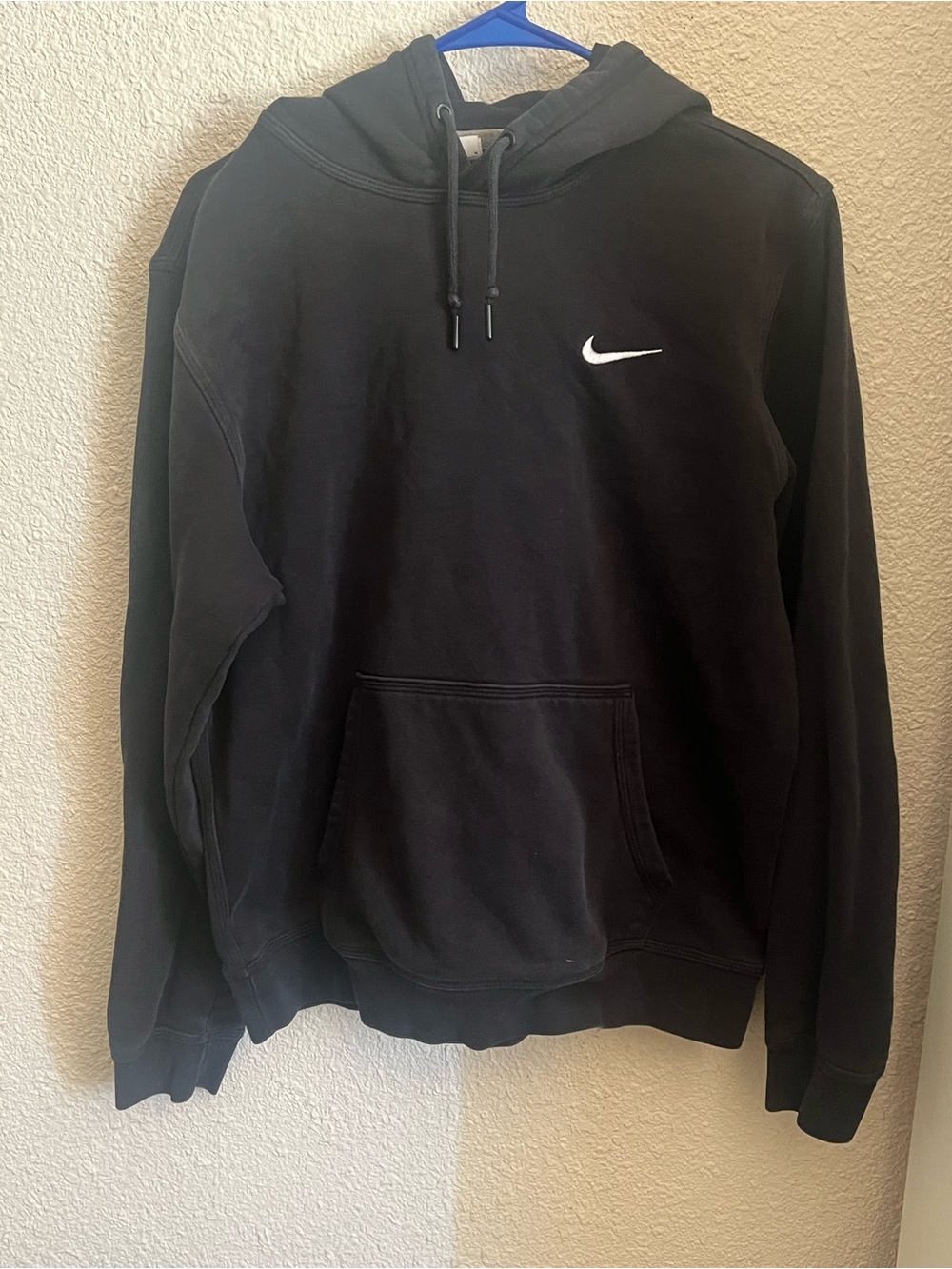 Nike Men's Black Pullover Hoodie